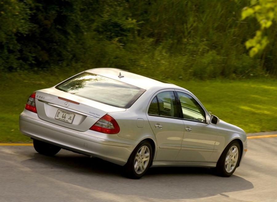  Mercedes-Benz E320 BlueTEC 2007 года  (фото 17 из 76)